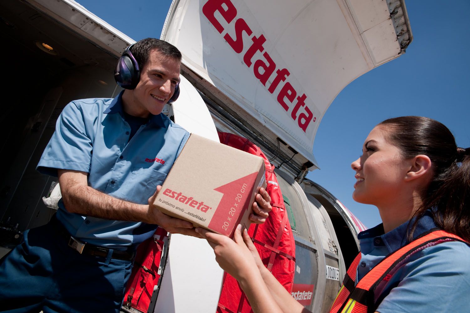 imagen representativa de Envíos de México a Estados Unidos por Estafeta